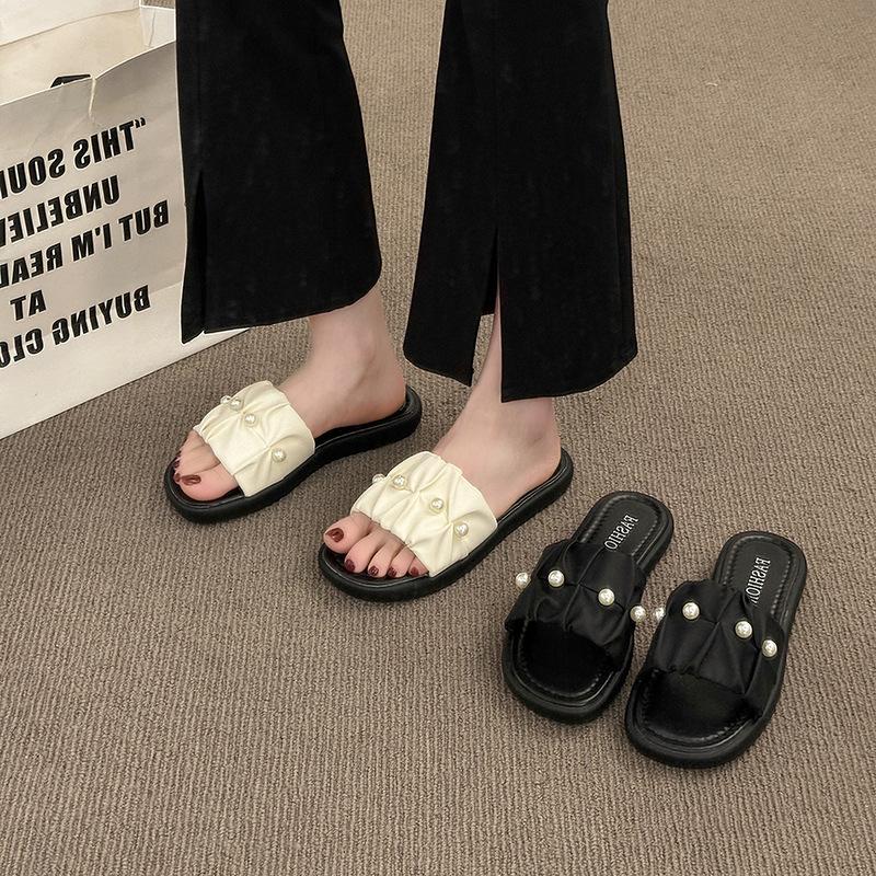 Slippers women's summer wear 2025 new fashion thick-bottomed muffin sandals Internet celebrity super fire beach folds