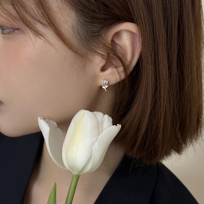 

Серьги с серебряным покрытием S925 Серьги-тюльпаны во французском стиле, нишевая мода, трехмерный дизайн, серьги-розы с жемчугом
