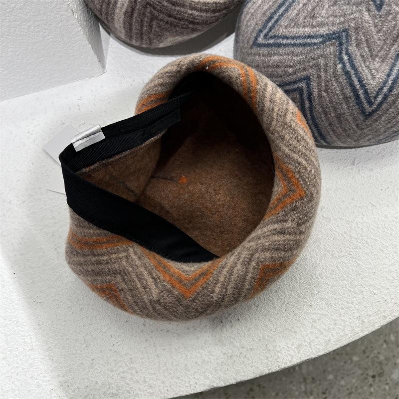 

Contrasting color jacquard pentagonal beret children autumn and winter Australian wool knitted hat literary painter hat stewardess hat M（56-58cm） чорний