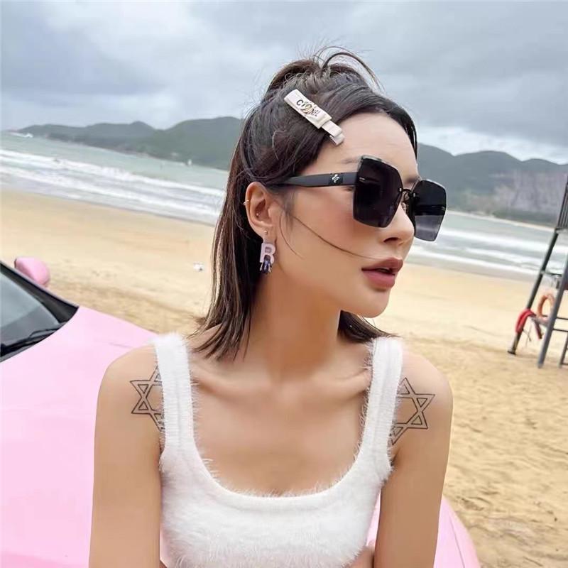 2024 High-End Women's Anti-UV Sunglasses for Driving - Stylish Big Face Slimming Design