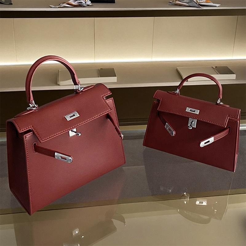 2026 European Retro Silver Buckle Kelly Bag - High Quality Women's Single Shoulder & Handheld Bag for Daily Commute
