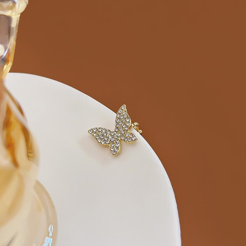 

Элегантные клипсы-бабочки Dongdaemun с цирконием: Ослепительные микро-инкрустированные бриллианты, идеальные феерические серьги для женщин высшего класса