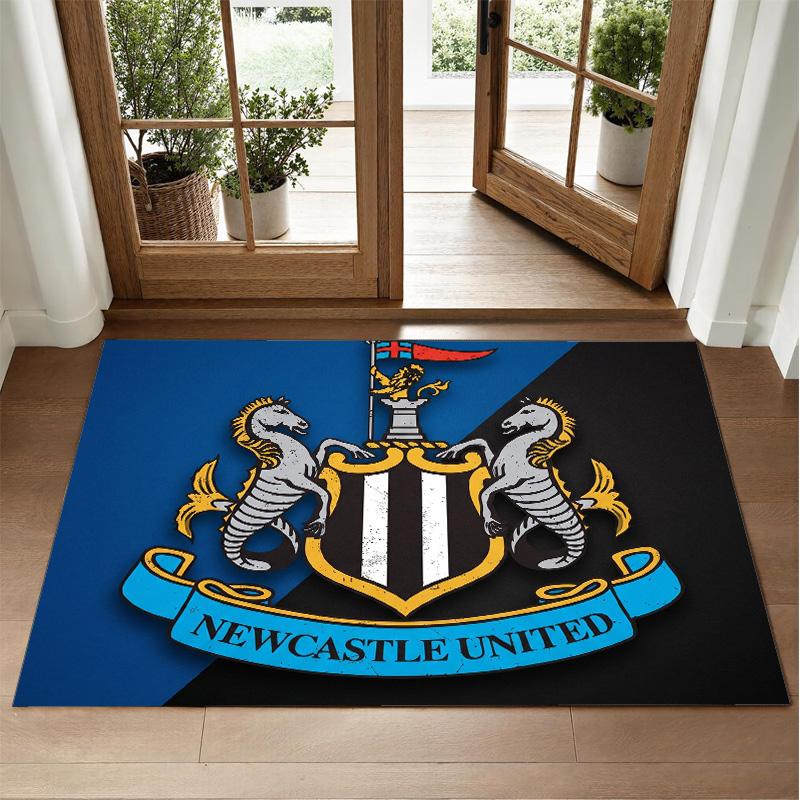 Dywan z kryształowego aksamitu z wzorem piłkarskim Newcastle United Miękki dekoracyjny dywanik do sypialni, przedpokoju