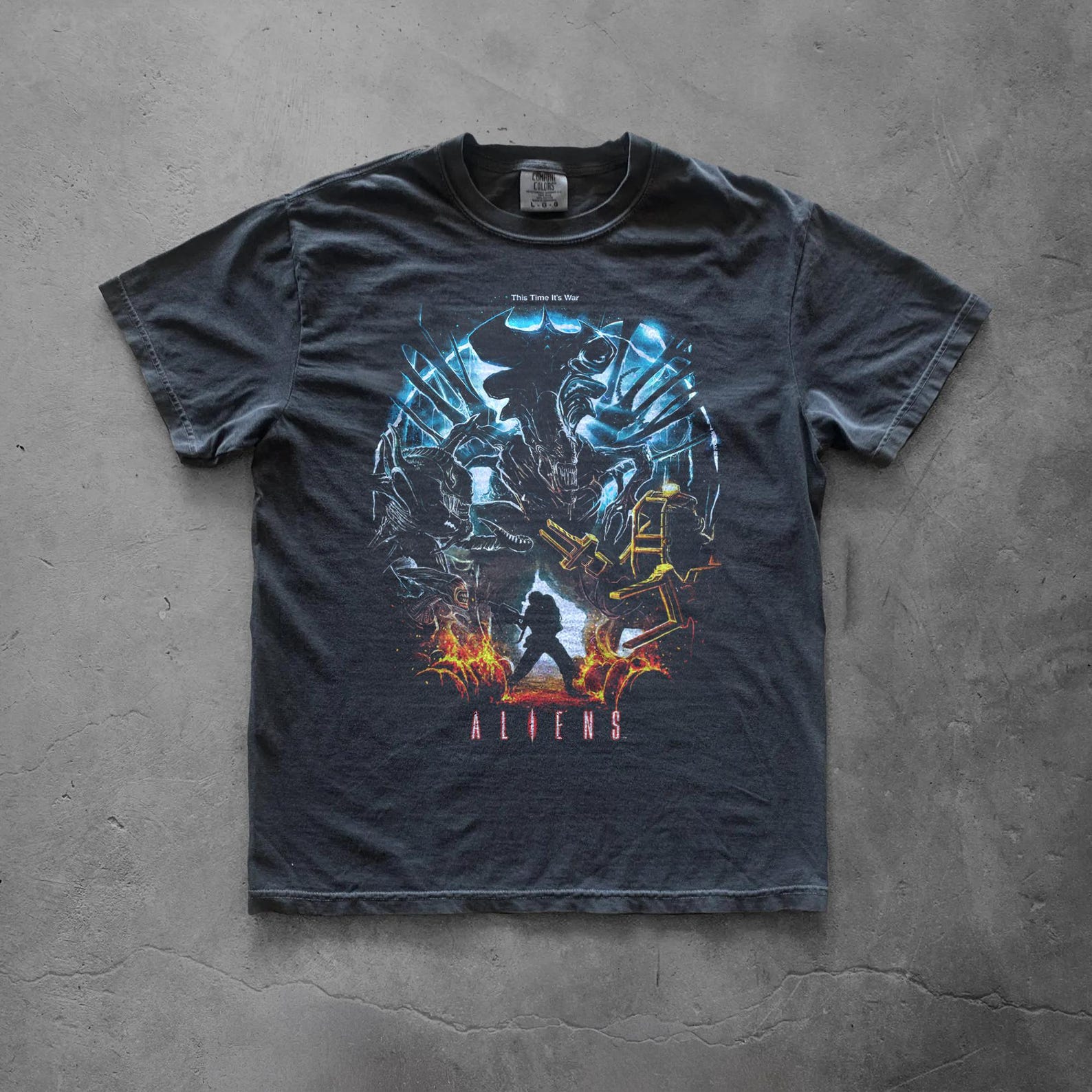 Aliens Movie Shirt | Vintage Xenomorph Queen Graphic Tee | James Cameron Sci-Fi Gift S