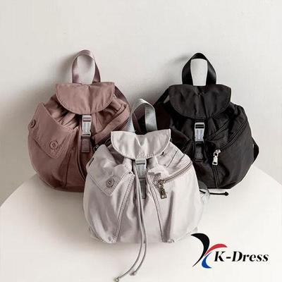 Mini-Rucksack aus Nylon mit Kordelzug und Außentasche (3 Farben)