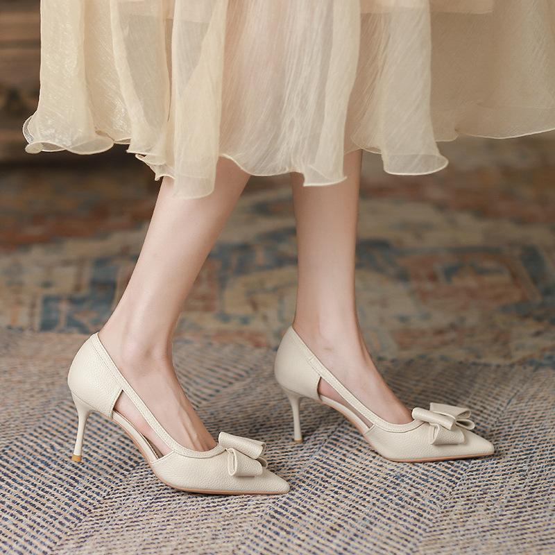 Spitz zulaufende Stiletto-Schuhe mit hohen Absätzen Damen Sommer Neue Schleife Sandalen Feminines Temperament Französische Einzelschuhe Damen