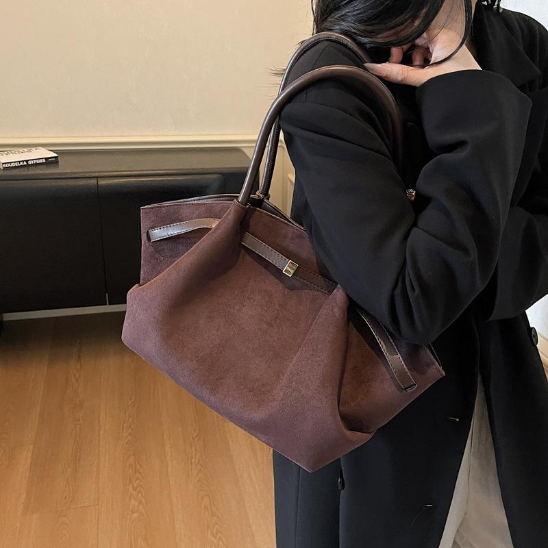 Premium Bag Women's 2025 New Popular Fashion Super Fire Shoulder Bag Large Capacity Tote Bag Commuter Bag