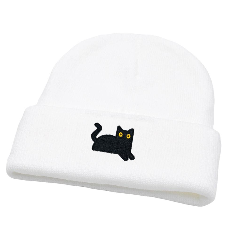 Autumn and winter warm knitted pullover hat for men and women, cute black cat pattern embroidered yarn beanie hat