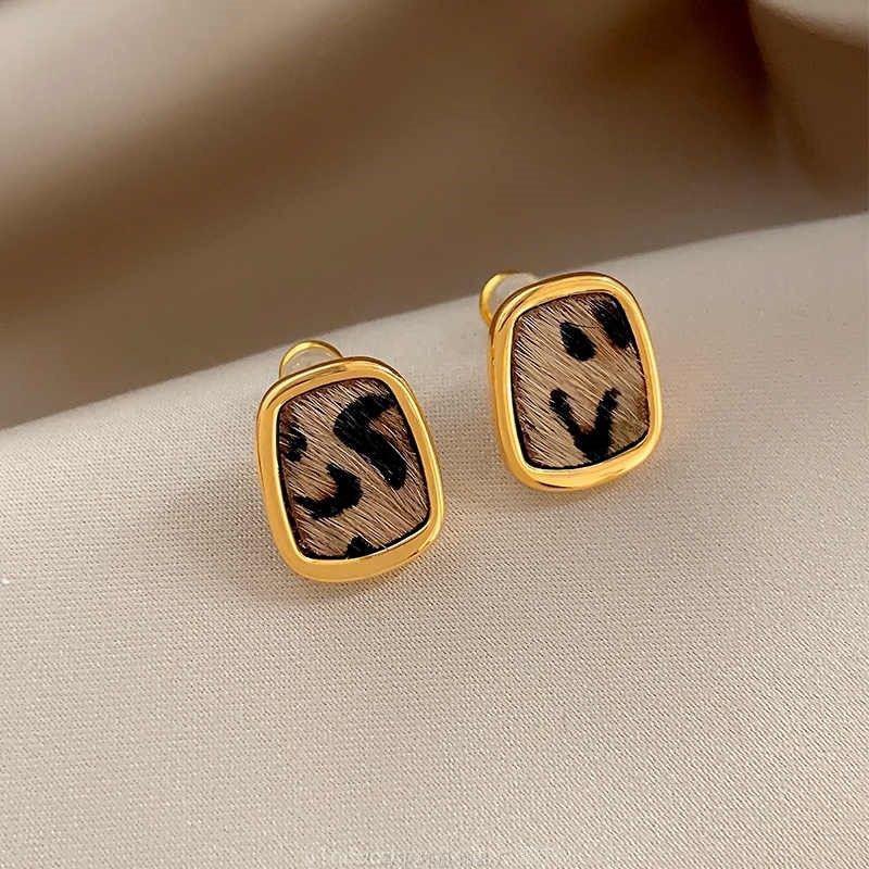 18K Gold-Plated Maillard Style Retro Stud Earrings - Light Luxury, Versatile High-End Design for Women
