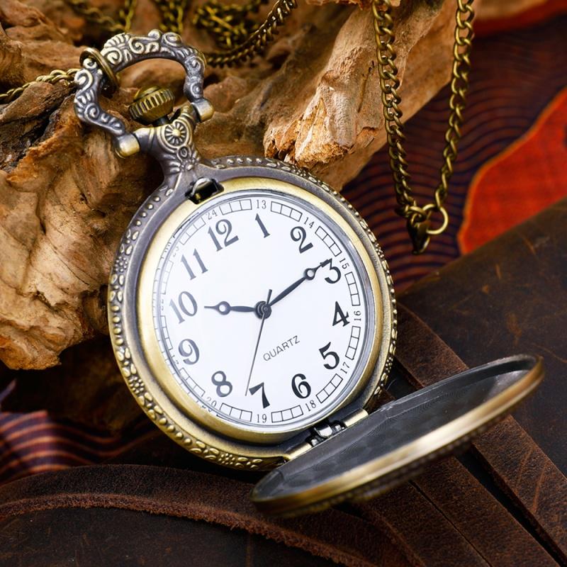 Fashion Paris Tower Retro Vintage Pocket Watch Men Quartz Watch Bronze  Round Chain Watches