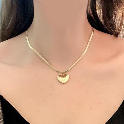 Collana Girocollo con Ciondolo a Cuore in Acciaio al Titanio - Stile Europeo e Americano