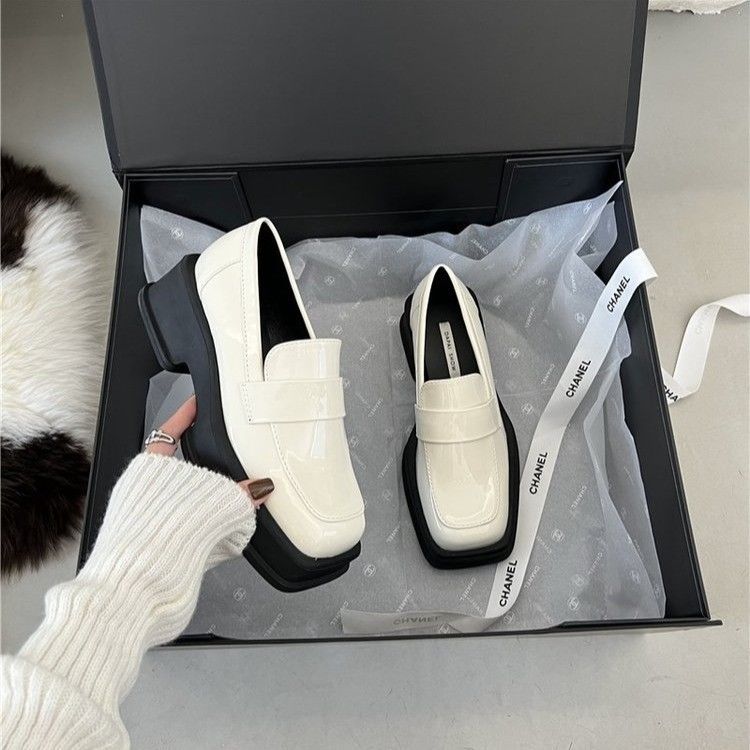 2025 spring and autumn new British style thick-soled square head retro loafers French muffin and small leather shoes for women