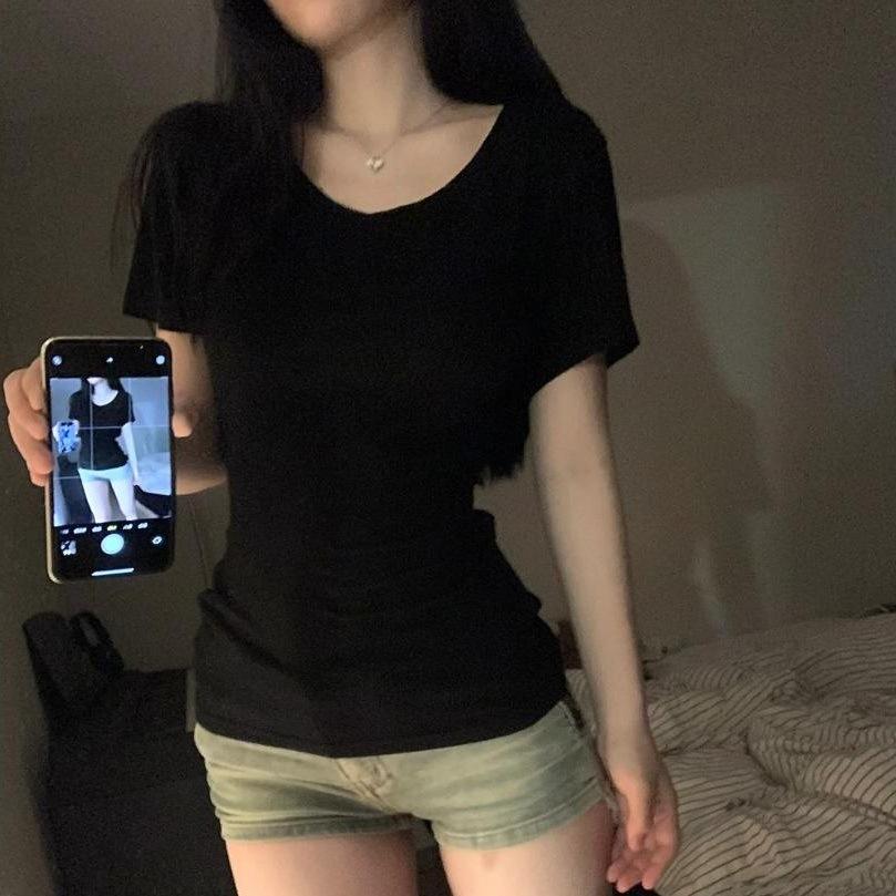 Fashion V-neck Front Shoulder T-shirt Short-sleeved Women's Slim and Thin Summer Sexy Waist Pinching Machine, Waist and Thin Tops Are Trendy