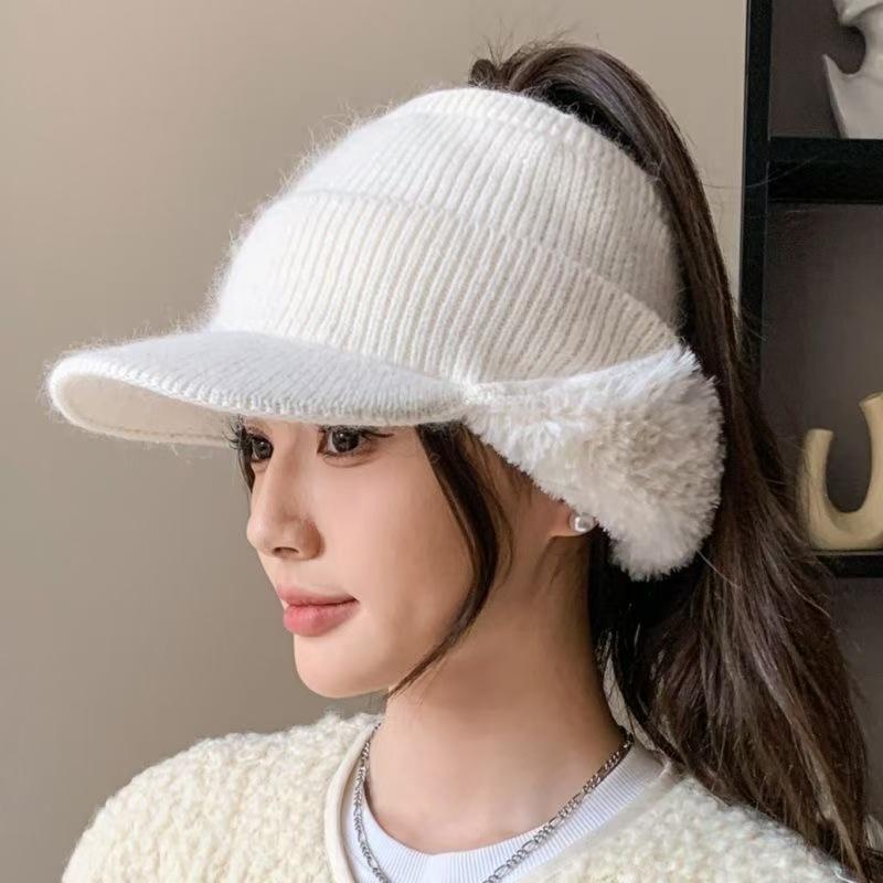 

Новая женская теплая шапка с козырьком и ушами, модная плюшевая меховая вязаная шапка, мягкая зимняя шапка-бини, женская уличная шапка с хвостиком 56cm-60cm белый
