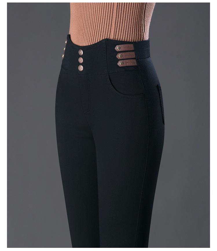 Autumn High-Waist Black Flare Pants for Women - Versatile, Elastic, and Stylish Jeans for Middle-Aged Moms