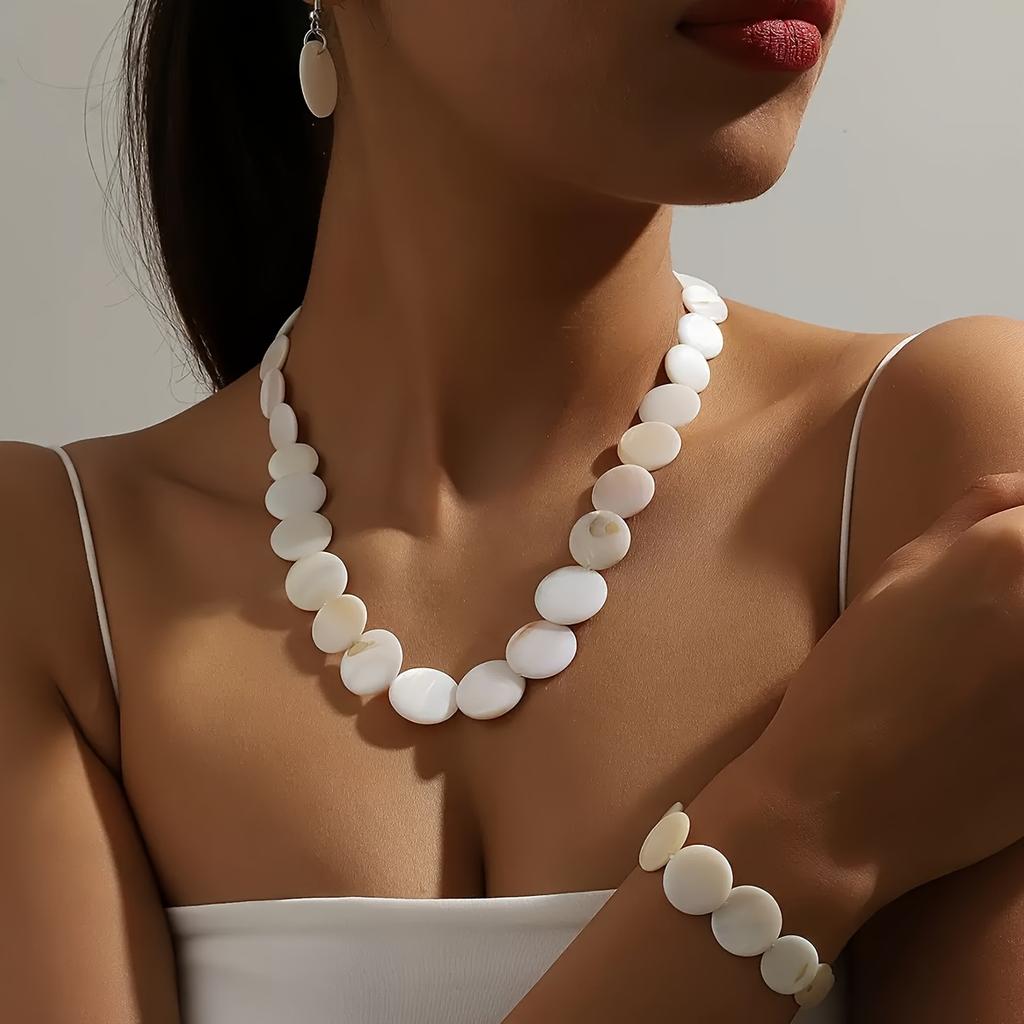 Bohemian Women's Necklace - Fashion Irregular Round Faux Shell Pendant Stylish Elegant Design Autumn Winter Statement Accessory