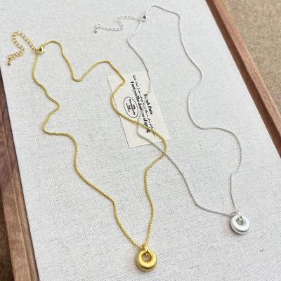 Halskette mit Tuotuo-Anhänger im Vintage-Stil aus Gold – elegante, leichte und luxuriöse Schlüsselbeinkette für Damen, perfekt für Herbst und Winter.