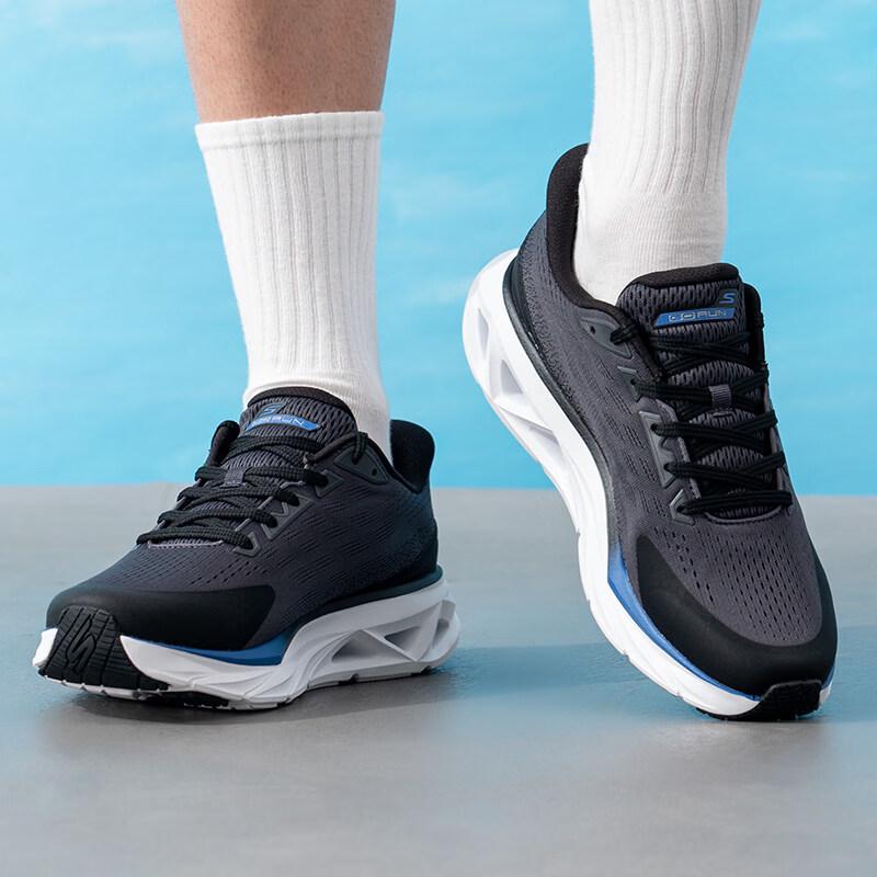 Skechers Men's GO'7/24 Running Shoes