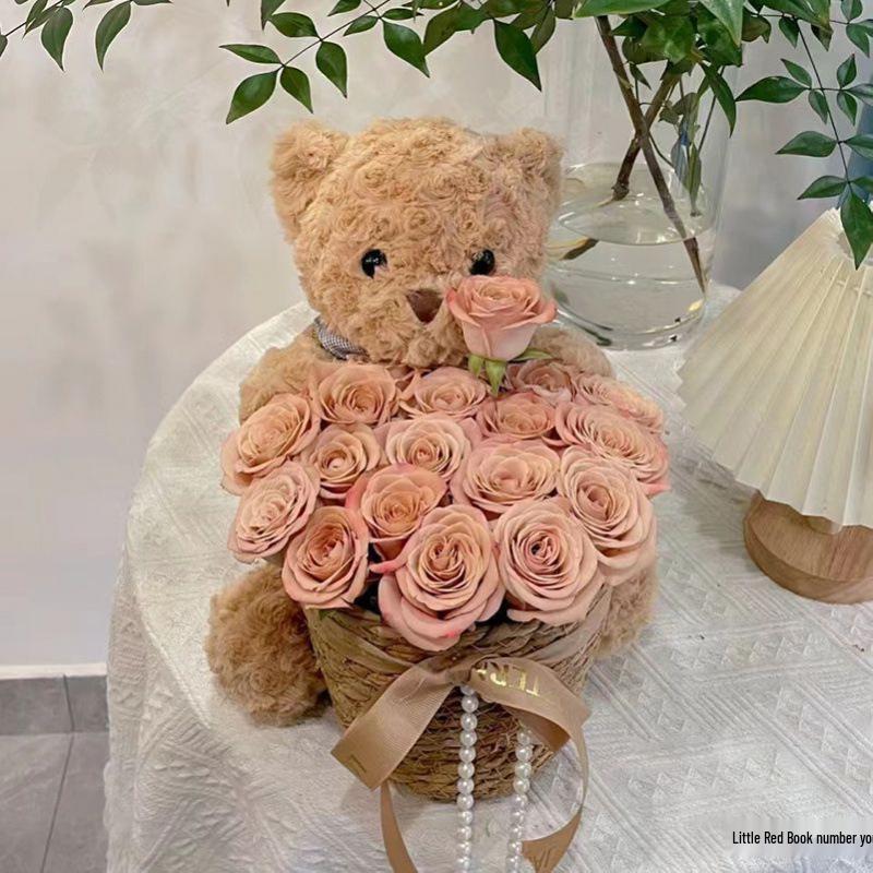Presente de aniversário: Buquê de Flor de Sabão e Urso de Pelúcia com Boneca para Namorada - Frete Grátis