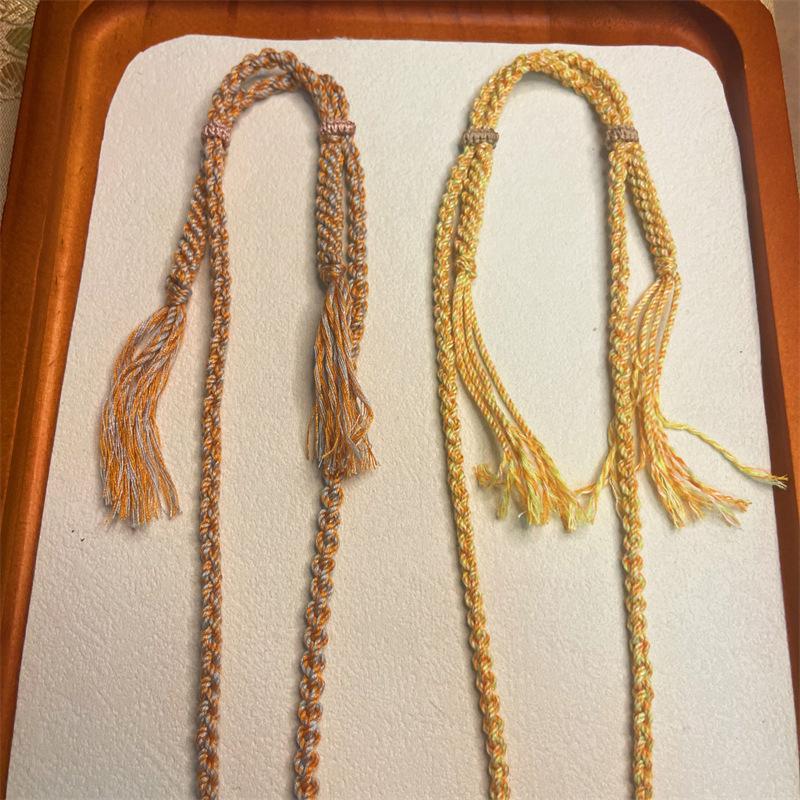 Handcrafted Retro Cotton Nanhong Amber Pendant Necklace