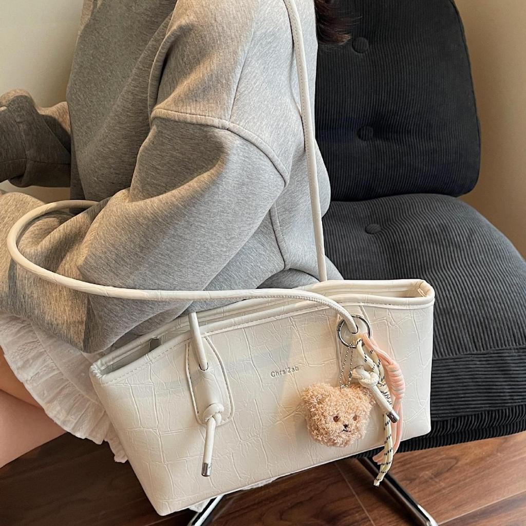 Commuting to work, underarm bag women's 2025 new versatile foreign-style texture portable shoulder large-capacity women's bag