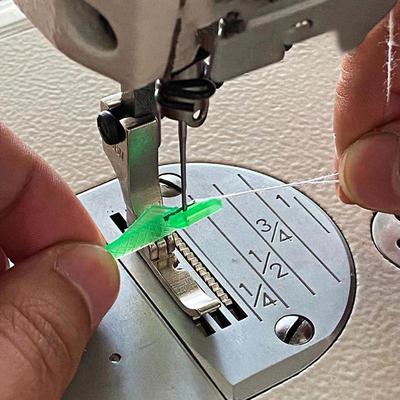 Navlékač nitě do jehly 5 ks Malé rybí Navlékač nitě do šicího stroje Jednoduchá