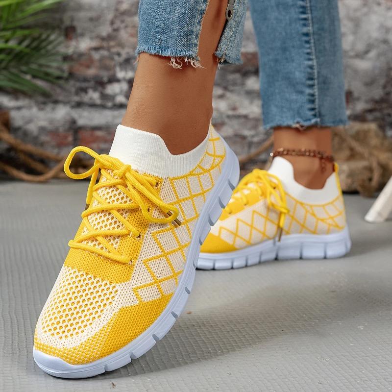 Fashion Women's Fashion Strip Plaid Knitted Sneakers Soft Sole Breathable Mesh Running Shoes for Women Lightweight Slip On Tennis Shoes