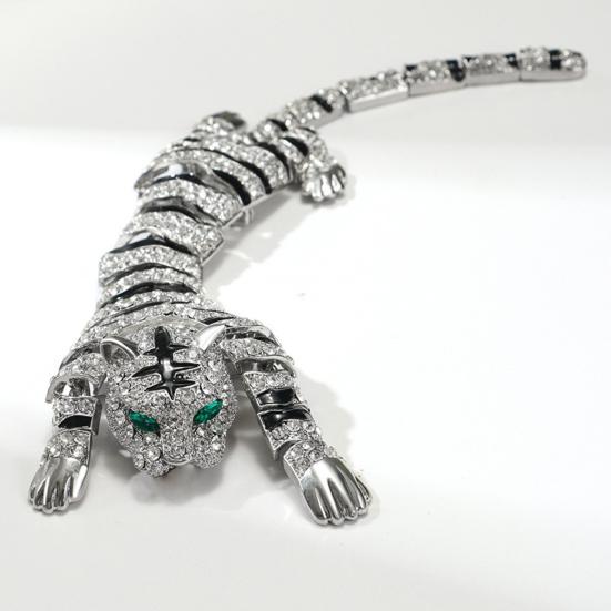 Yousheng Brooch Pin Shiny Rhinestones Inlaid Tiger Shape Badge Rust-Resistant Lightweight Bendable Tiger Brooch Fashion Accessories
