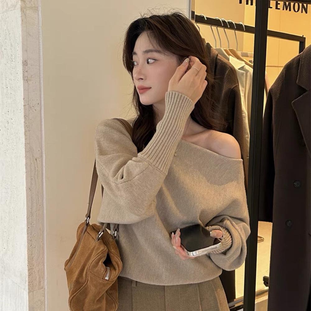 Khaki Off-Shoulder Knitted Sweater: Women's Early Autumn Versatile Style