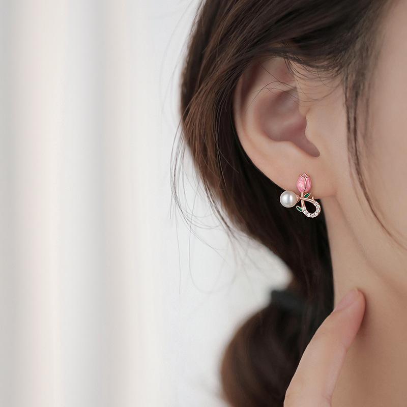 New Fashion Creative Tulip 925 Sterling Silver Temperament Pearl Cute And Compact Personality Exquisite Stud Earrings TYB307