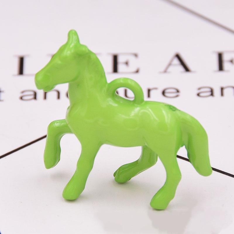 10 szt. Akrylowe Uv Błyszczące Kolorowe Charmsy Wisiorki 3D Konia Do Tworzenia Biżuterii Naszyjnik Kolczyki Bransoletka Akcesoria DIY