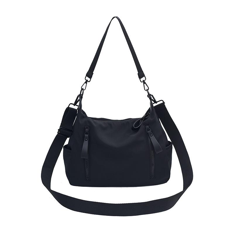 Korean Style Nylon Shoulder Bags Tote Bag Large Capacity Casual Dumpling Bag Solid Color Fold Oxford Cloth Underarm Bag Girls