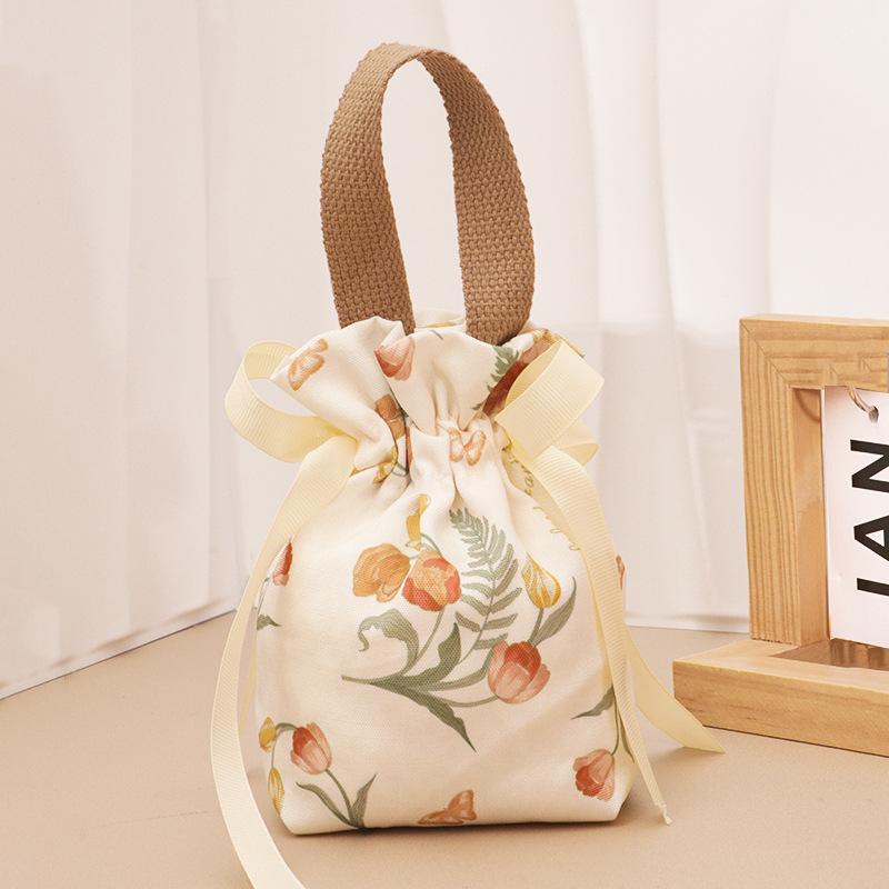 5 Pcs Retro Floral Print Candy Bag High-grade Chocolate Candy Favour Bags Portable Cloth Wedding Party Drawstring Candy Bags 