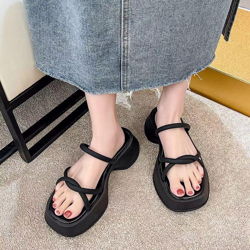 Platform Slippers Women's Summer Wear Fashion 2025 New One-word Drag Niche Design Sense Muffin Roman Beach Slippers