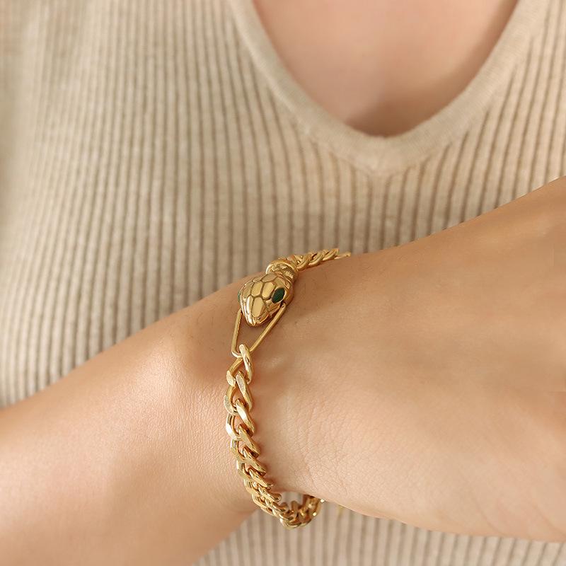 European Fashion Green Zircon Necklace & Snake Head Gold-Plated Titanium Bracelet Set