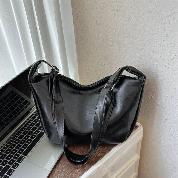 Elegant Soft Pu Baguette Bag For Women Spacious And Trendy For Daily Outfits