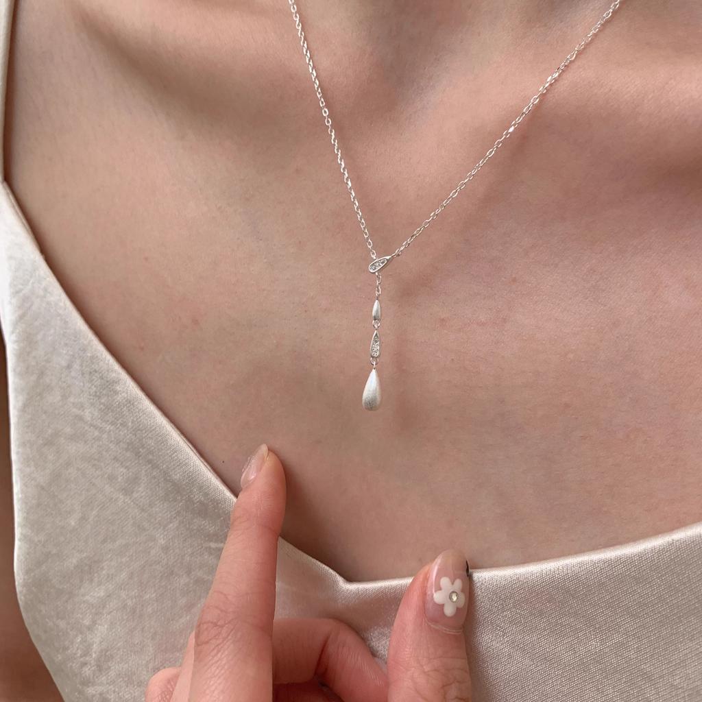 Moře Měsíce, Řetěz kapek vody, Třpytivé diamanty, Náhrdelníky, Dámské lehké luxusní, Niche klíční kost, Pokročilý smysl