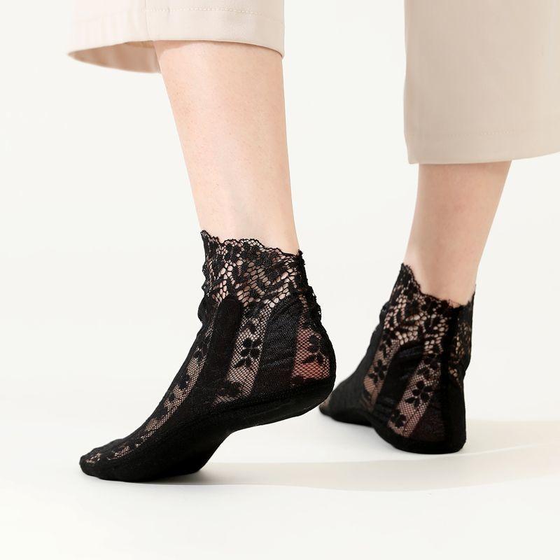 5 Pairs of Socks Women's Summer Thin Design Mid Tube Lace Cotton Sole Breathable and Moisture Wicking Sexy and Short