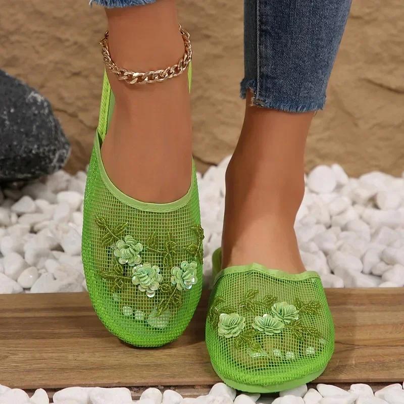 Chaussures pour femmes à bout fermé, pantoufles pour femmes, maille respirante, maille quotidienne, sandales plates à fleurs pour femmes avec sandales d'extérieur pour femmes