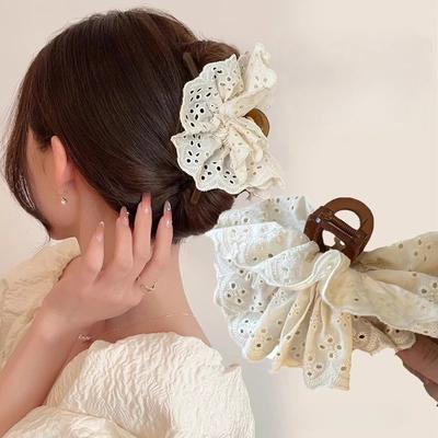 Weiße Spitzenblumen Haarklammer Große Haifischklammern für Damen Mädchen Süßes Temperament Haarnadeln Spangen Weiblicher Party Haarschmuck Mode