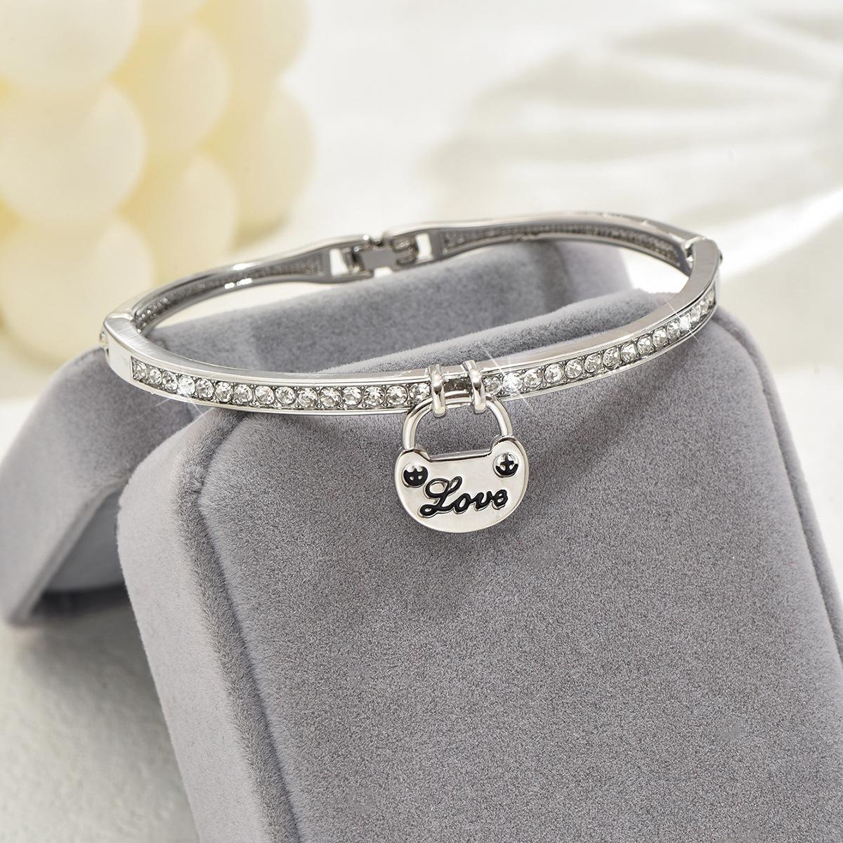 Мода Мода Трехцветный Замок Цилиндр Браслет Сердце Студенческий Стиль Женский Браслет Сплав Ювелирные Изделия