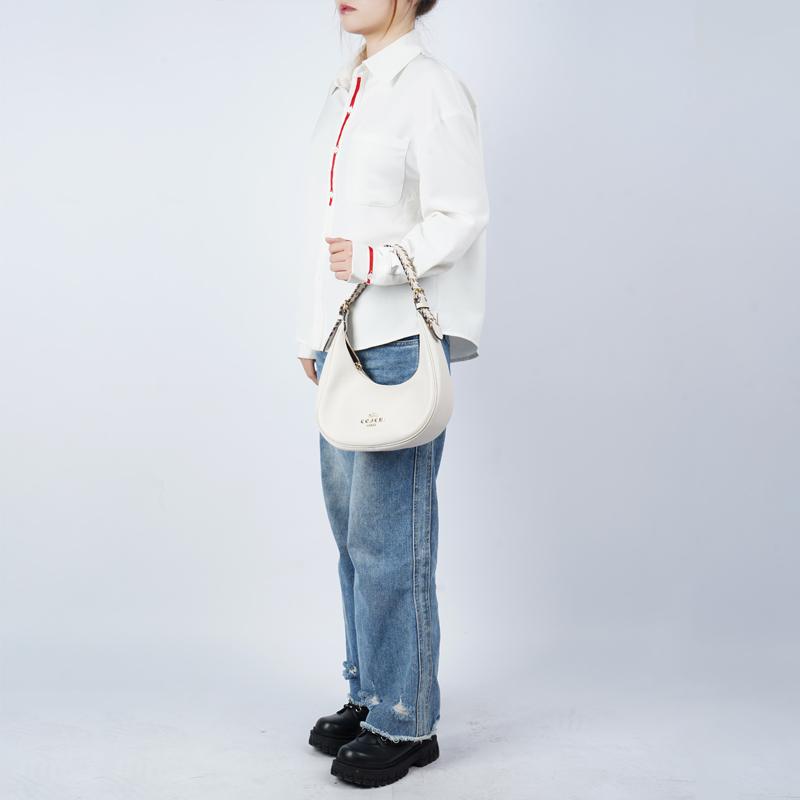 Coach Bailey 27 Logo Zipper Closure Refined Pebbled Leather and Smooth Leather Hobo Bag Armpit Bag Hand Shoulder Bag Large Size Women's White
