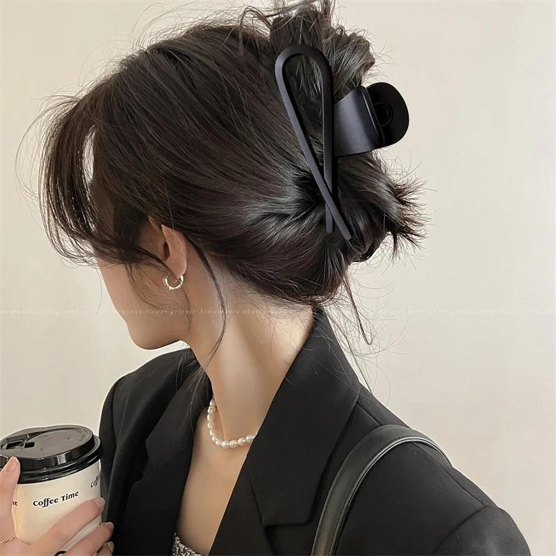 Elegant Large Cross Heart PC Hair Claw Clips Women Hair Accessories Vintage Amber Black Geometric Catch Crab Clamp Headwear New