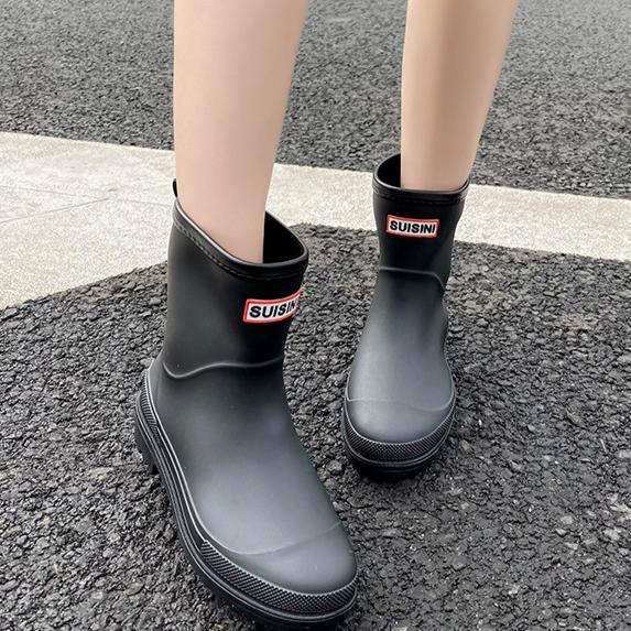 

Женские короткие дождевые туфли для сезона дождей, утолщенные, нескользящие, водонепроницаемые, модные, износостойкие, на низком каблуке, водонепроницаемые туфли 39 чёрный