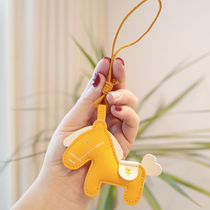1Pcs Horse Pendant Decoration Trendy Cute Pony Pu Leather Keychain For Ladies Bag Keyring Charm Accessories