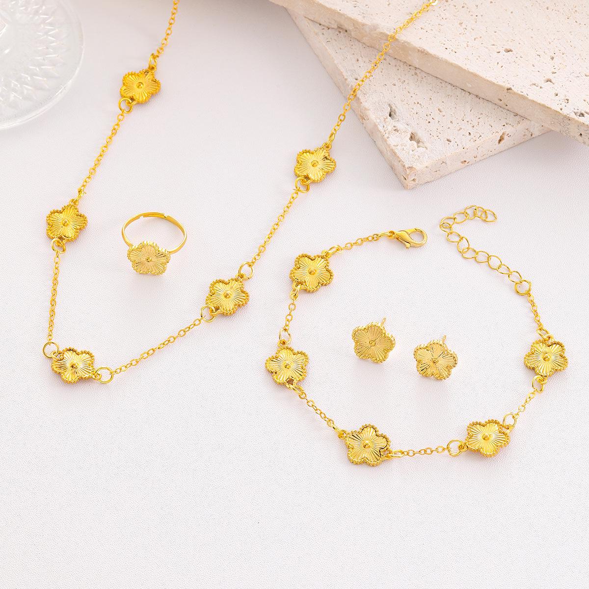 

Щасливий набір прикрас П ятилисник .: Намисто, браслет, сережки та перстень – елегантний європейський та американський стиль для жінок