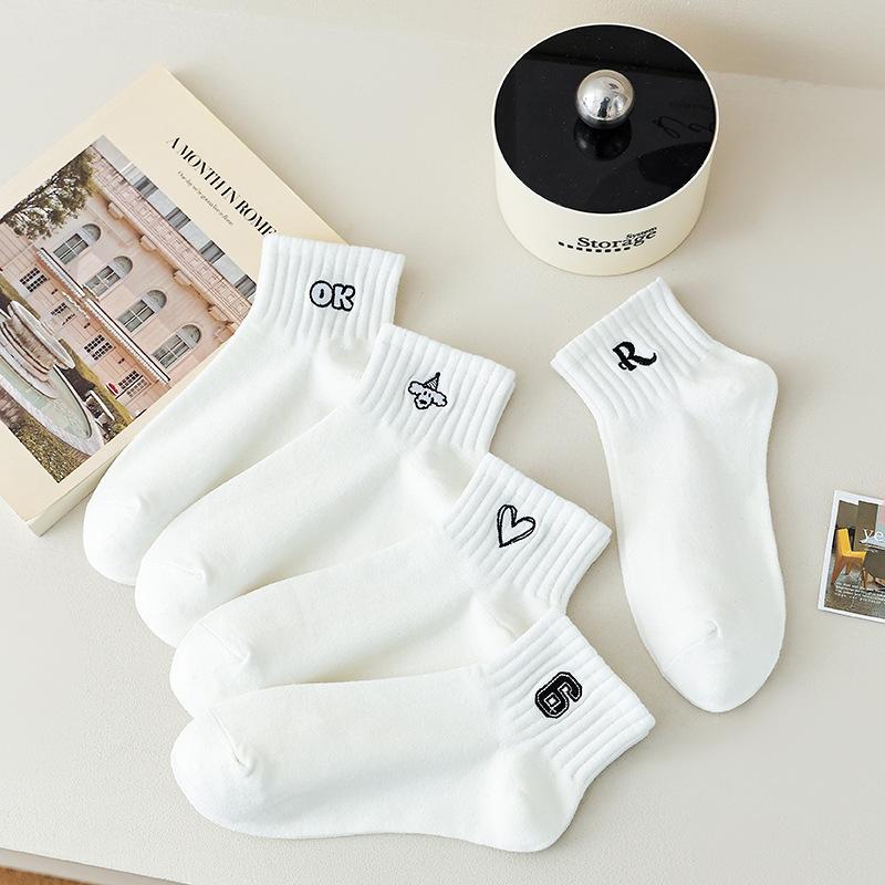 Spring and summer white socks women's embroidered short socks versatile short socks sports style women's socks student socks cotton socks thin