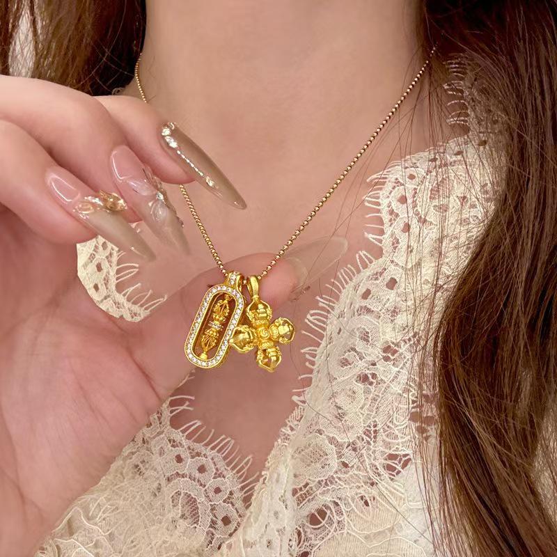 Gouden Vajra Hanger Ketting voor Vrouwen met Diamantaccenten en Kruisontwerp - Douyin Stijl