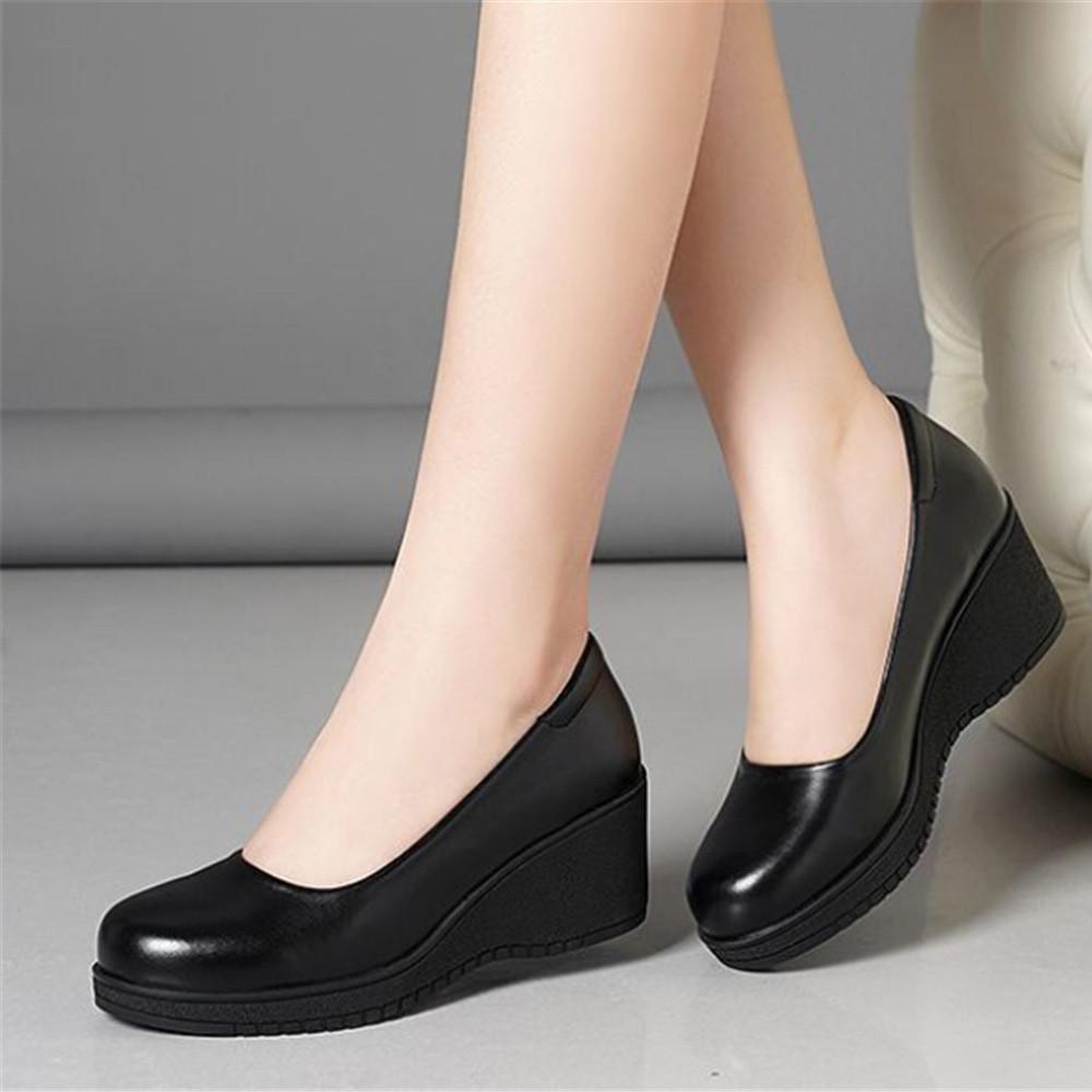 

женская мода милые легкие черные весенние удобные слипоны на танкетке туфли леди крутые черные кожаные туфли на каблуке ab619 37