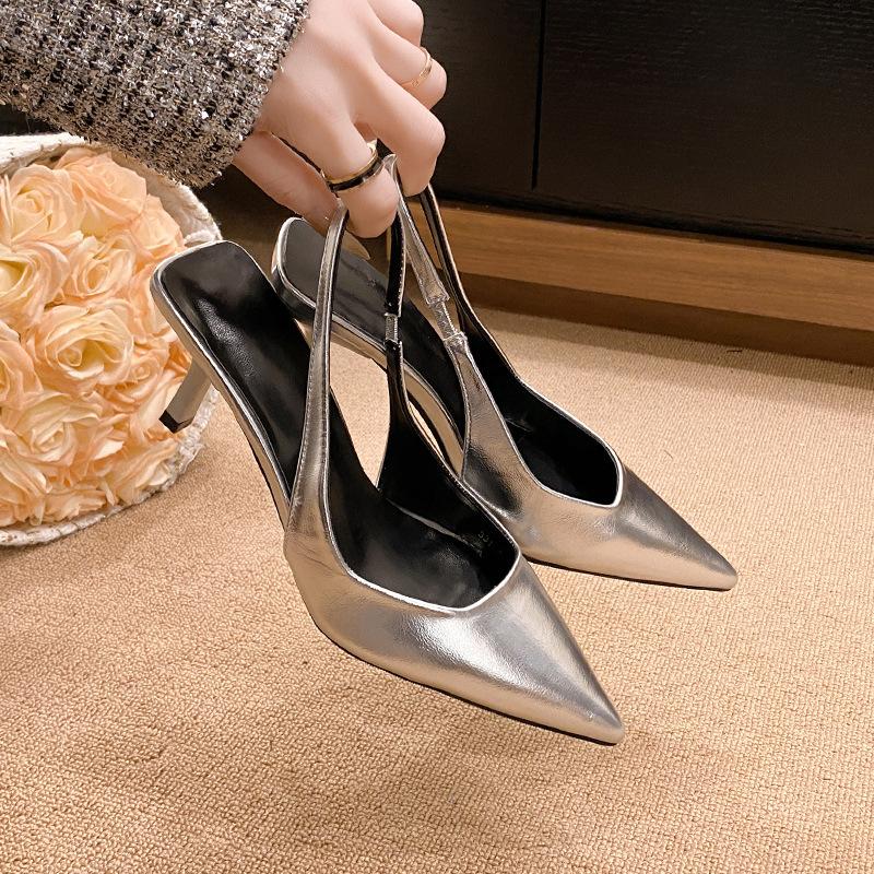 

Срібні туфлі на високих підборах з гострим носком, темпераментні босоніжки з сумкою на носку, взуття феї 2024 нові весна-літо французькі порожні туфлі 42 срібний